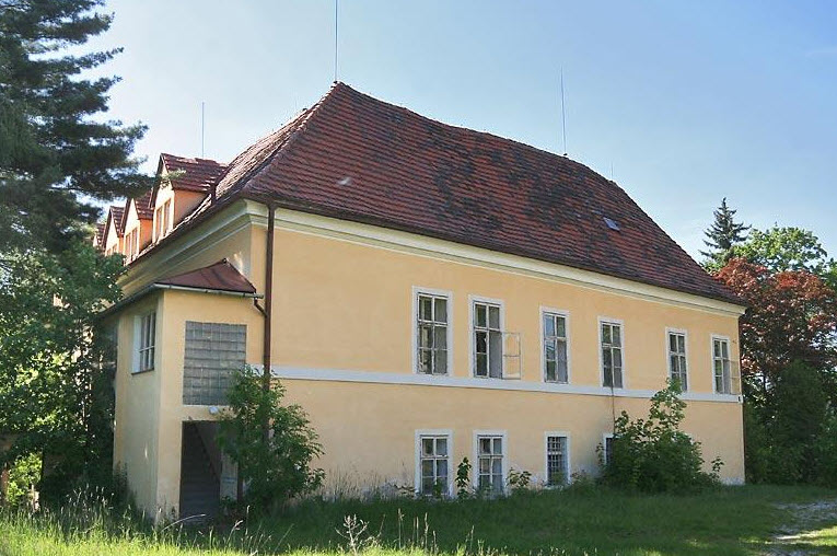 Zámek Defurovy Lažany, Czech Republic (Czechia)